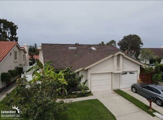 Building Photo - Modern 3Bdm 3Ba with Bonus Room Coastal Ho...