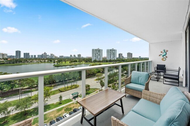 Building Photo - 3675 N Country Club Dr