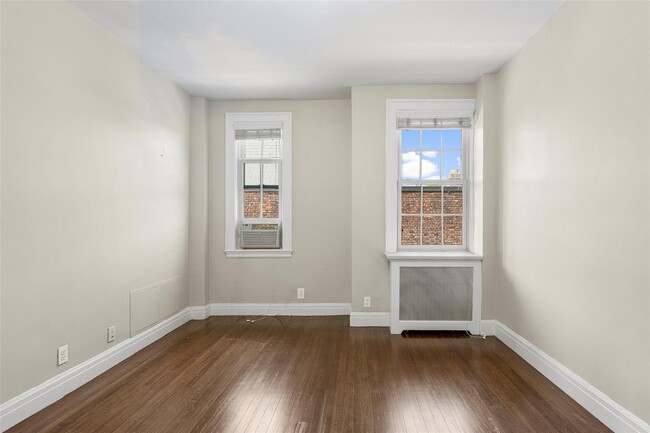 Building Photo - 26 East Pkwy