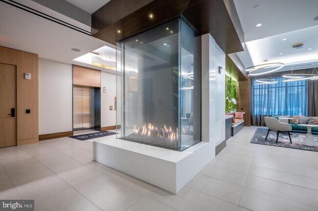 Building Photo - 925 N Fairfax St
