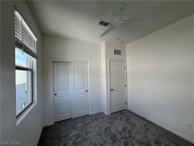 Building Photo - 1510 Bat Hawk St