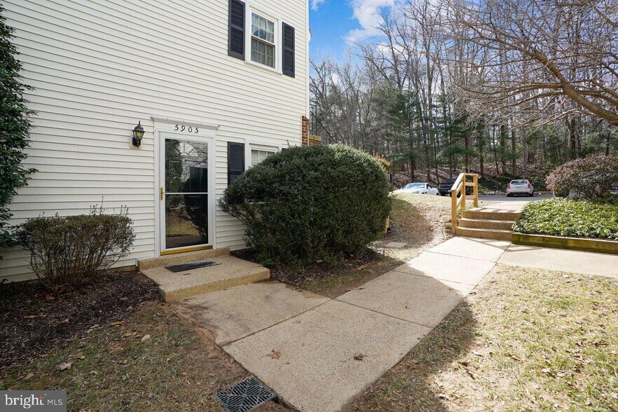 Primary Photo - 5905 First Landing Way