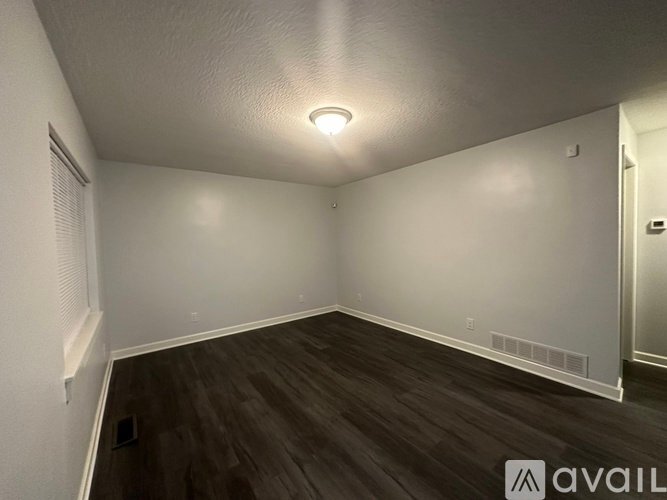 Building Photo - 1253 Briarwood Ave