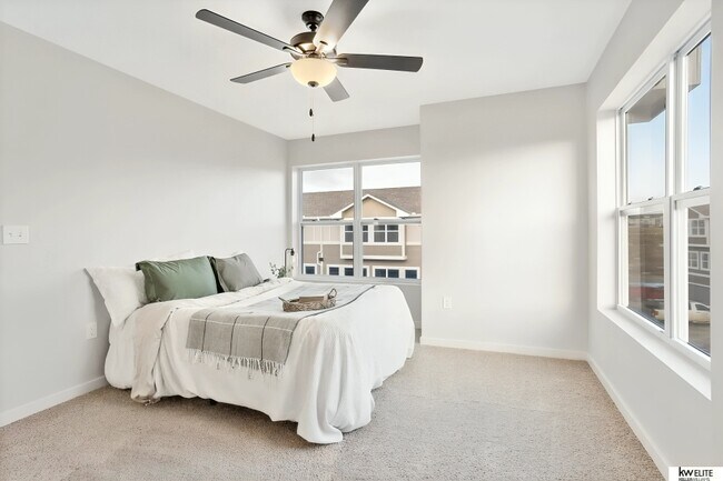 Building Photo - 20855 R Ct
