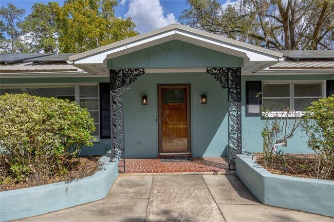 Building Photo - 1421 NW 30th St