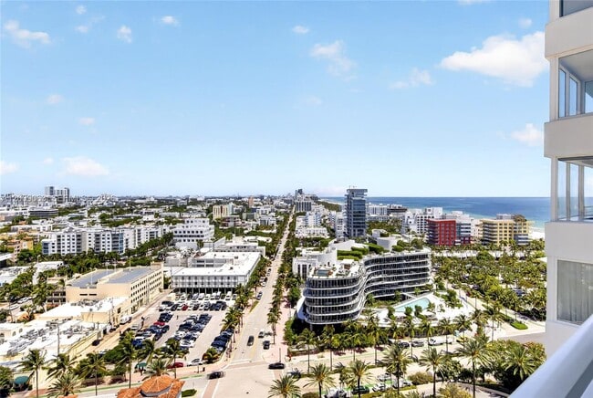 Building Photo - 400 South Pointe Dr
