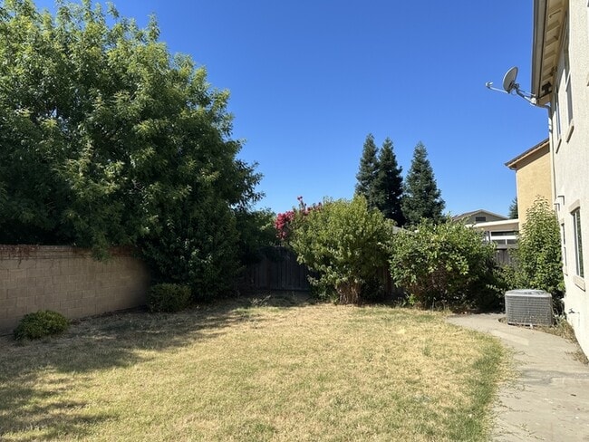 Building Photo - Stockton 4 Bedroom 2.5 Bathroom Home.