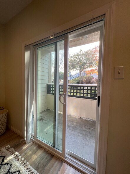 Building Photo - 1201 Glen Cove Pky