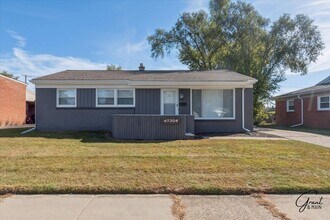Building Photo - $1995 3 bedroom ranch Shelby TWP