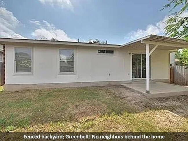 Building Photo - 17204 Ardisia Dr