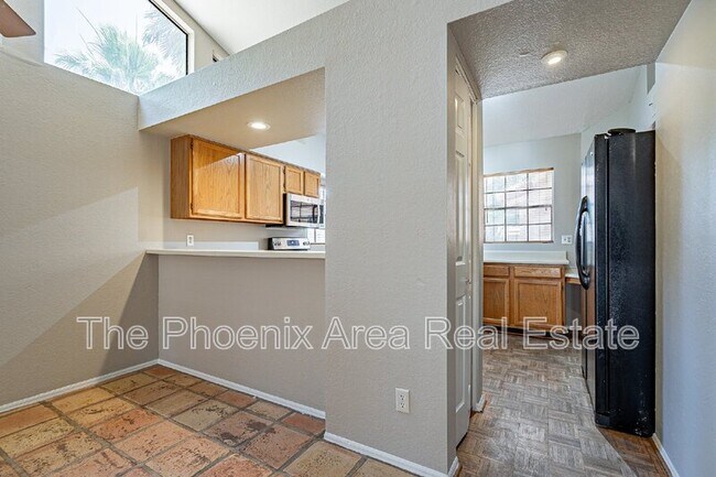 Building Photo - 735 N Tangerine Dr