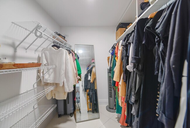 Building Photo - 3000 E Sunrise Blvd