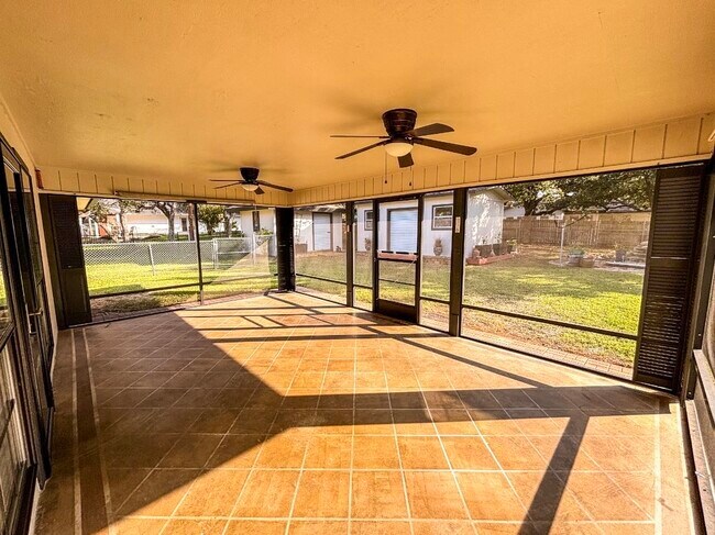 Building Photo - 105 Bluebird Cir