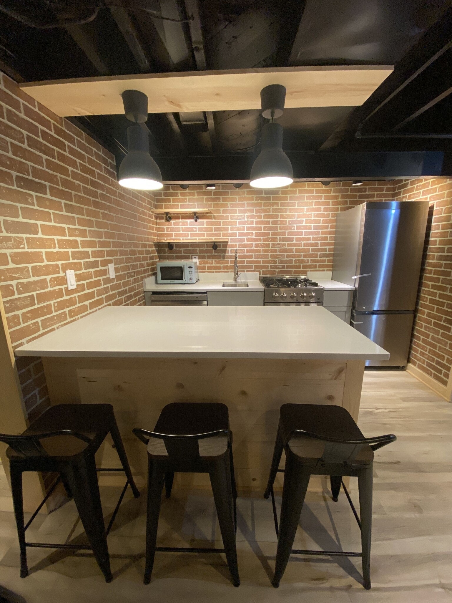 Building Photo - 1570 Chelsea St