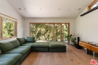 Building Photo - 1149 Old Topanga Canyon Rd