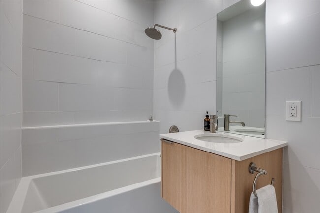 Building Photo - 4626 Coles Manor Pl