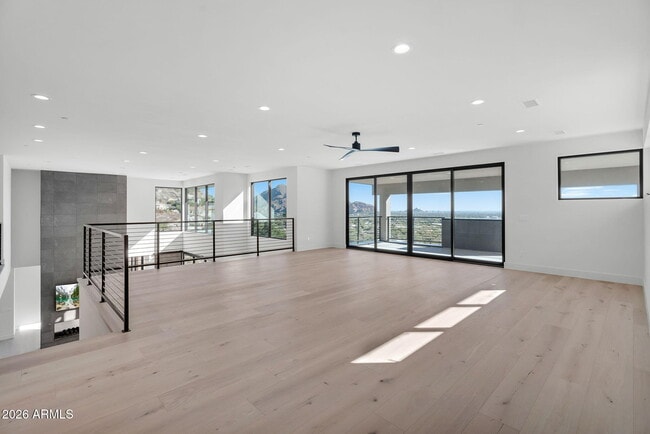 Building Photo - 6975 North 39th Pl