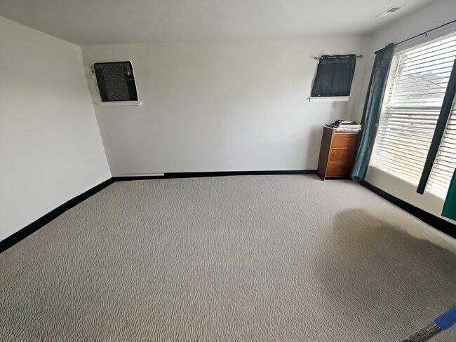 Building Photo - 756 Creekway Dr