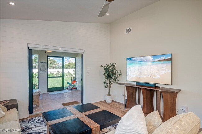 Building Photo - 577 98th Ave N