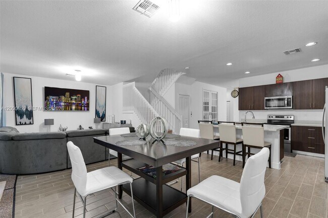 Building Photo - 5113 NW 52nd St