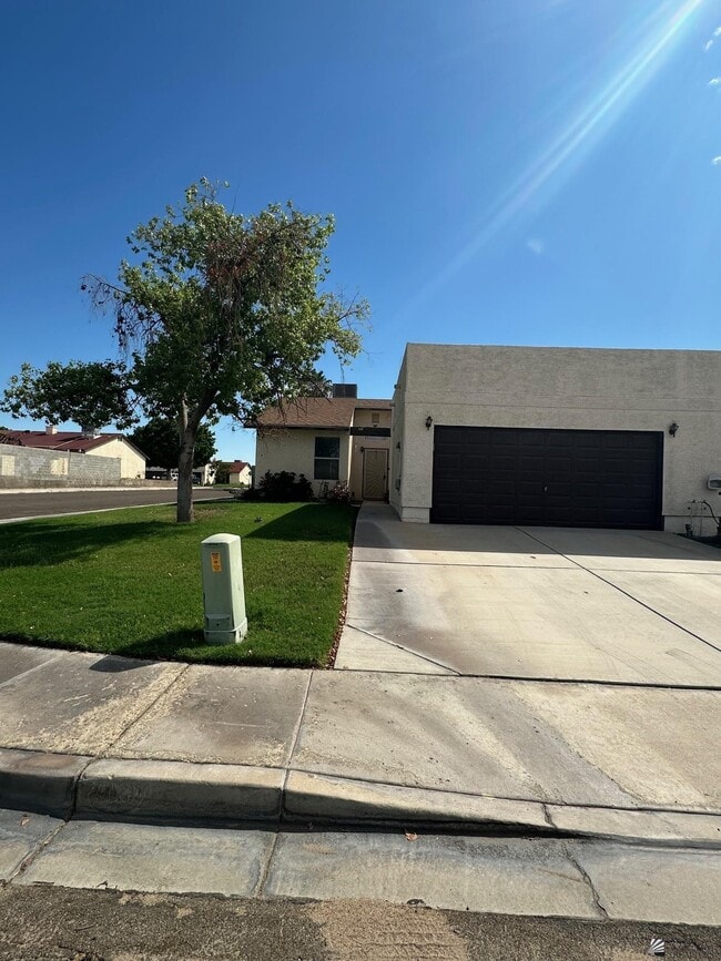 Primary Photo - 1605 W Santa Maria Way