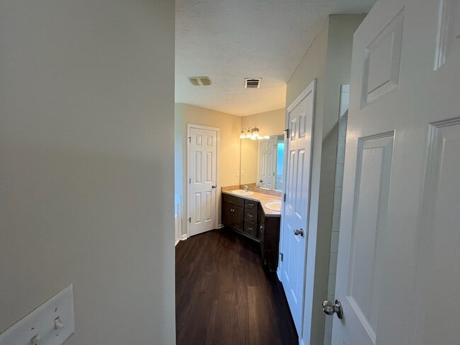 Building Photo - Beautiful Total Electric Home In Phenix Ci...