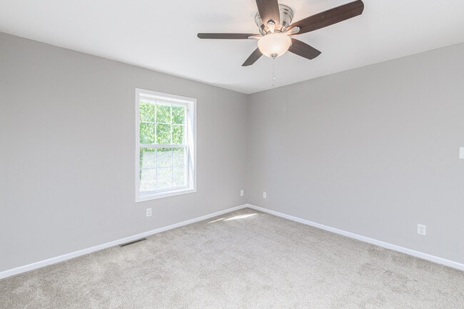 Building Photo - 1805 Mills Dr