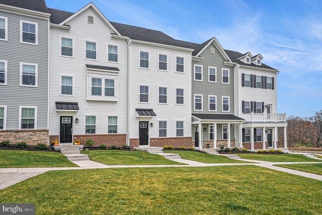 Building Photo - 708 Platinum Dr