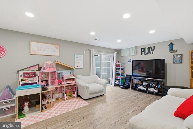 Building Photo - 14997 Grassy Knoll Ct