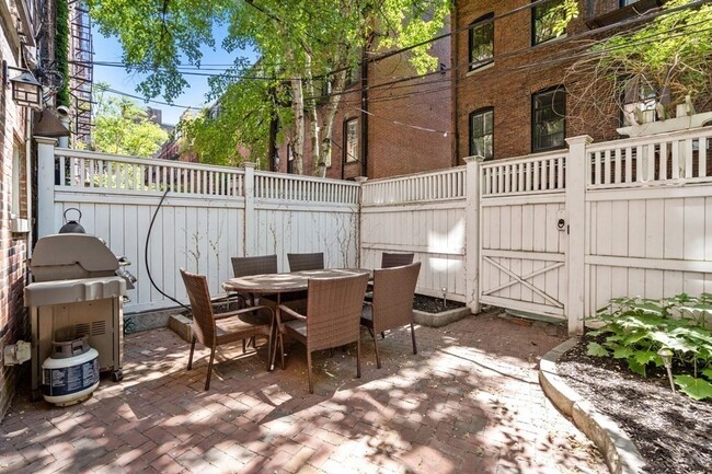 Building Photo - 48 Appleton St