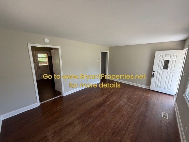 Building Photo - Nashville - Donelson Area - 2 Bedrooms 1-Bath