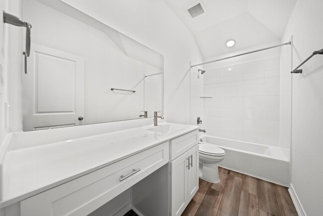 Building Photo - 649 Amber Fls Dr