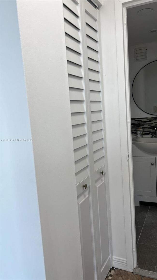 Building Photo - 2100 Sans Souci Blvd