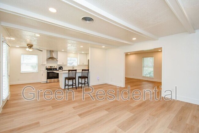 Building Photo - 4947 Cheena Dr