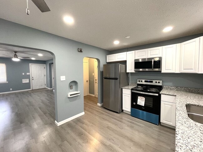 Building Photo - 1285 Linwood Ave