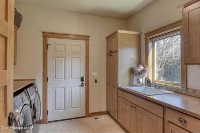Building Photo - 4047 W Shoreview Ln
