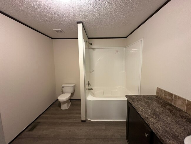 Building Photo - 2123 Bradford St