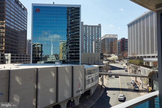 Building Photo - 1881 N Nash St