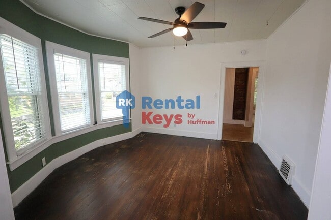 Building Photo - Three Bedroom | Two Bathroom House