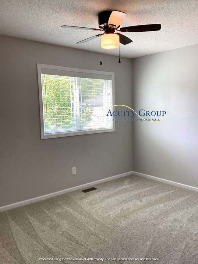 Building Photo - 3BR, 2 1/2 BA Single Family Home in Elk River