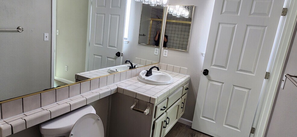 Building Photo - 4305 Mattnick Dr