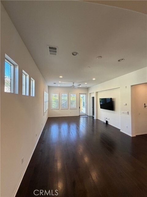 Building Photo - 15 Galan St