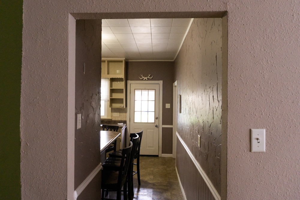 View of entrance into kitchen facing north - 622 End Ct