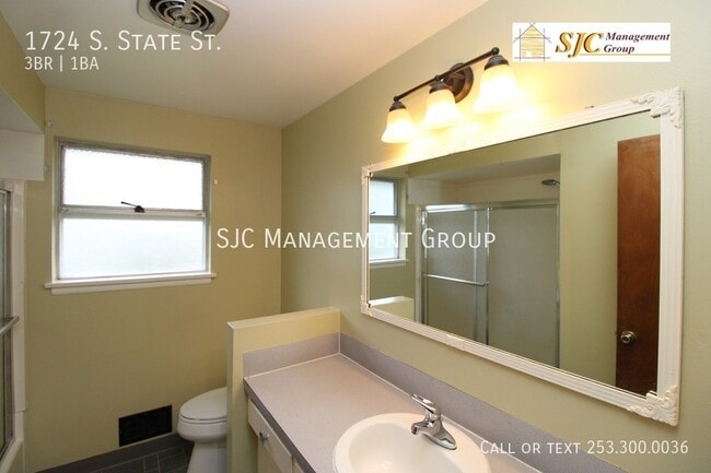 Building Photo - 1724 S State St