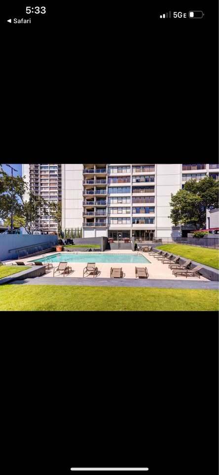 Building Photo - 410 W 7th St