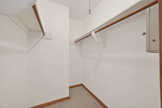 Building Photo - 2607 Penfield Dr