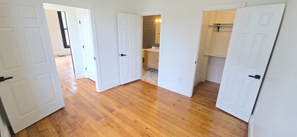 Primary Bedroom - 1205 Lee St