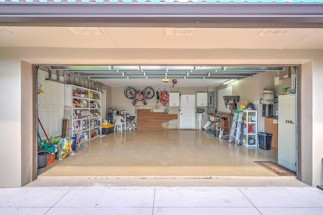 Building Photo - 1090 Fairview Ln
