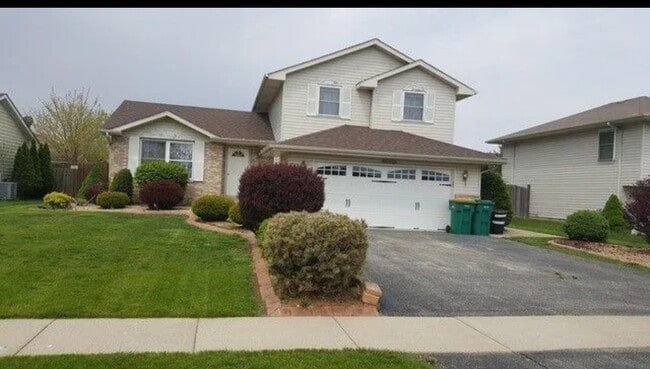 Building Photo - 2111 Lolo Pass Dr