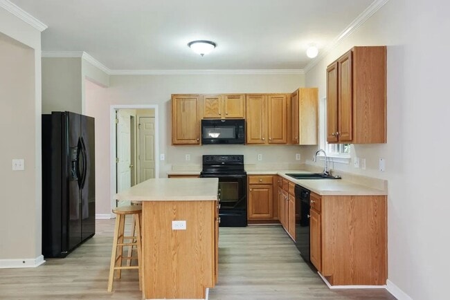 Building Photo - Well Appointed 4BR Home in Brentwood